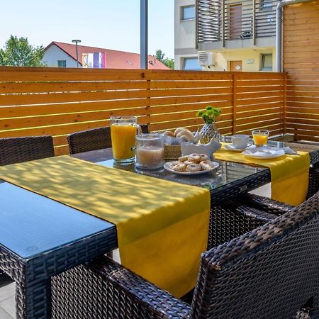 Family Apartment مورفسكه تيبليتسه المظهر الخارجي الصورة