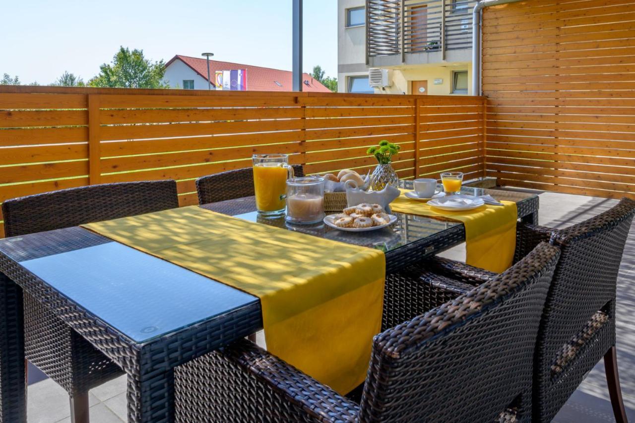 Family Apartment مورفسكه تيبليتسه المظهر الخارجي الصورة