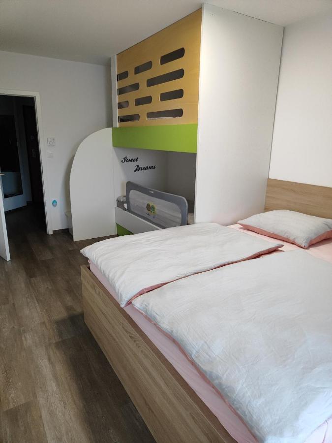 Family Apartment مورفسكه تيبليتسه المظهر الخارجي الصورة