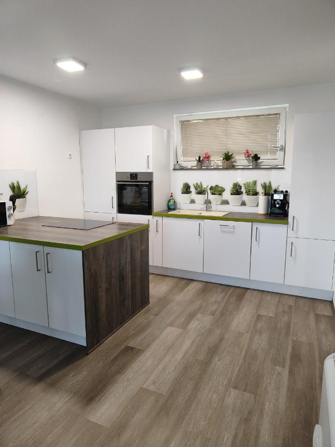 Family Apartment مورفسكه تيبليتسه المظهر الخارجي الصورة